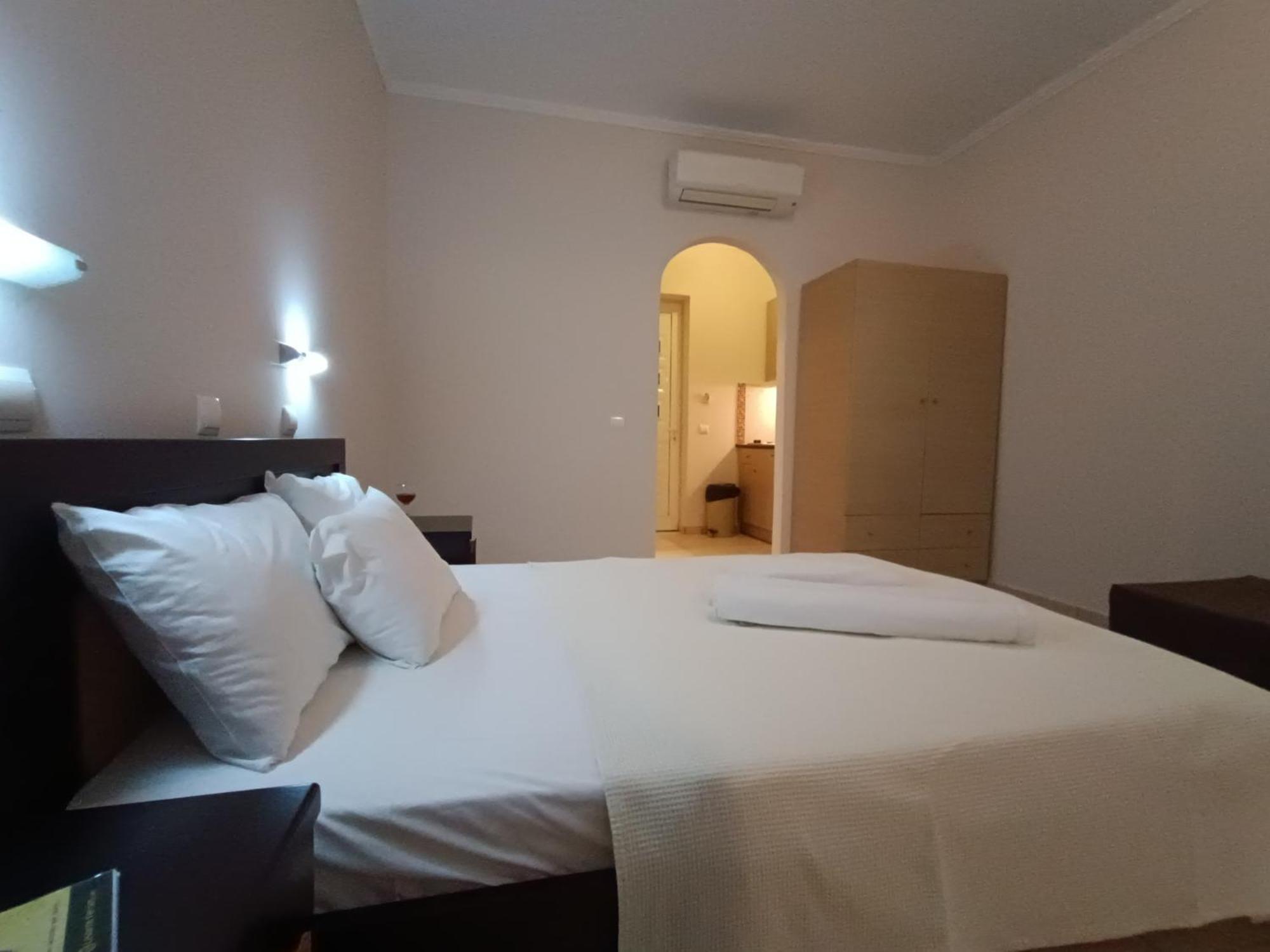 Pouliezos Koklanis Zante Apartments Alykes  Buitenkant foto